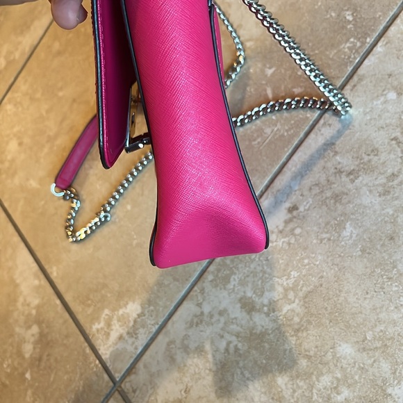 New Michael Kors hot pink  pocketbook shoulder strap crossbody comes with gift C - Picture 8 of 10